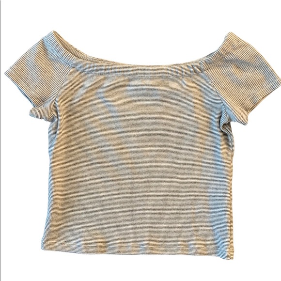 2/$20 ZARA- CROPPED OFF SHOULDER TEE - Picture 1 of 2